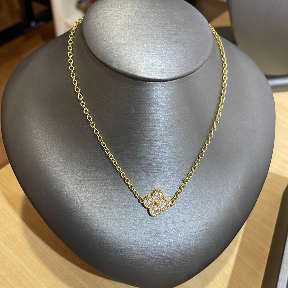 🌺Gold costume flower CZ‎ necklace